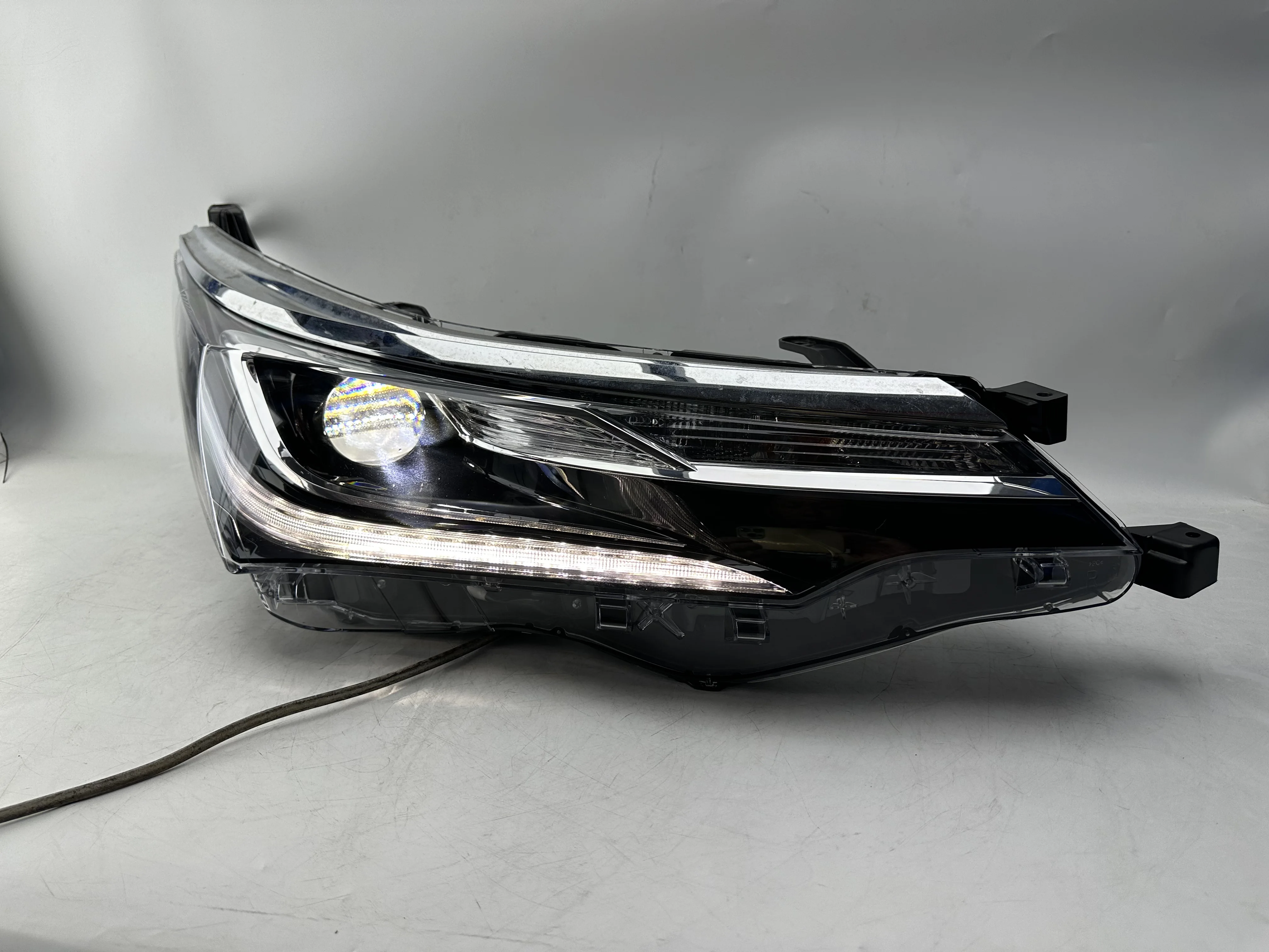 Stock for Toyota Corolla  LED Laser  Matrix Projector Real Second Hand Lighthouse Laser 2018 for Toyota Corolla LED Headlights