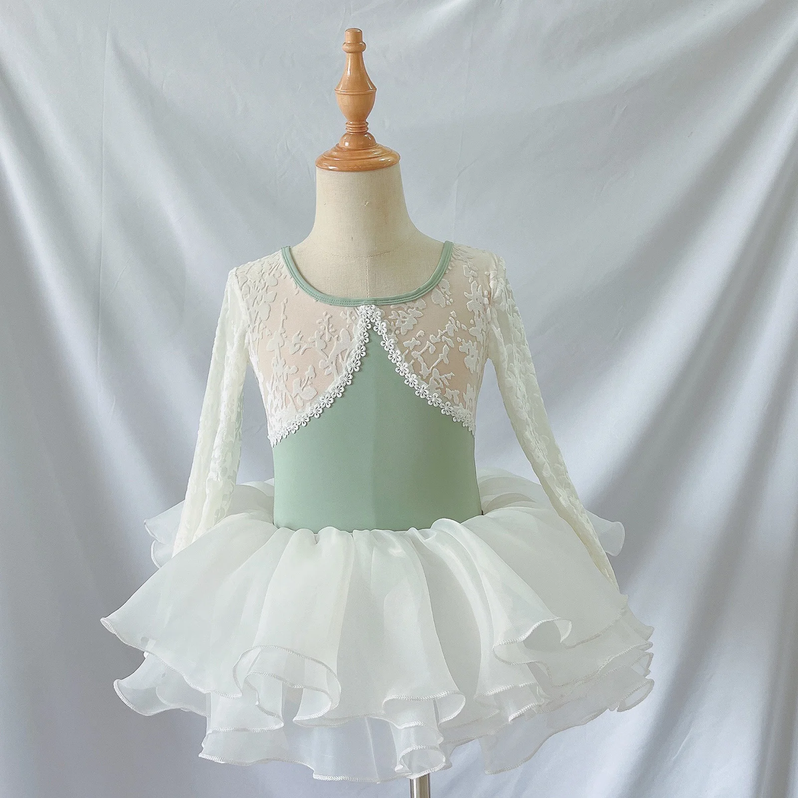 

Ballet Dance Dress Girls Lace Trim Mesh Patchwork Jacquard Gymnastics Ballet Leotard with Layered Skirt Swan Lake Dance Costume