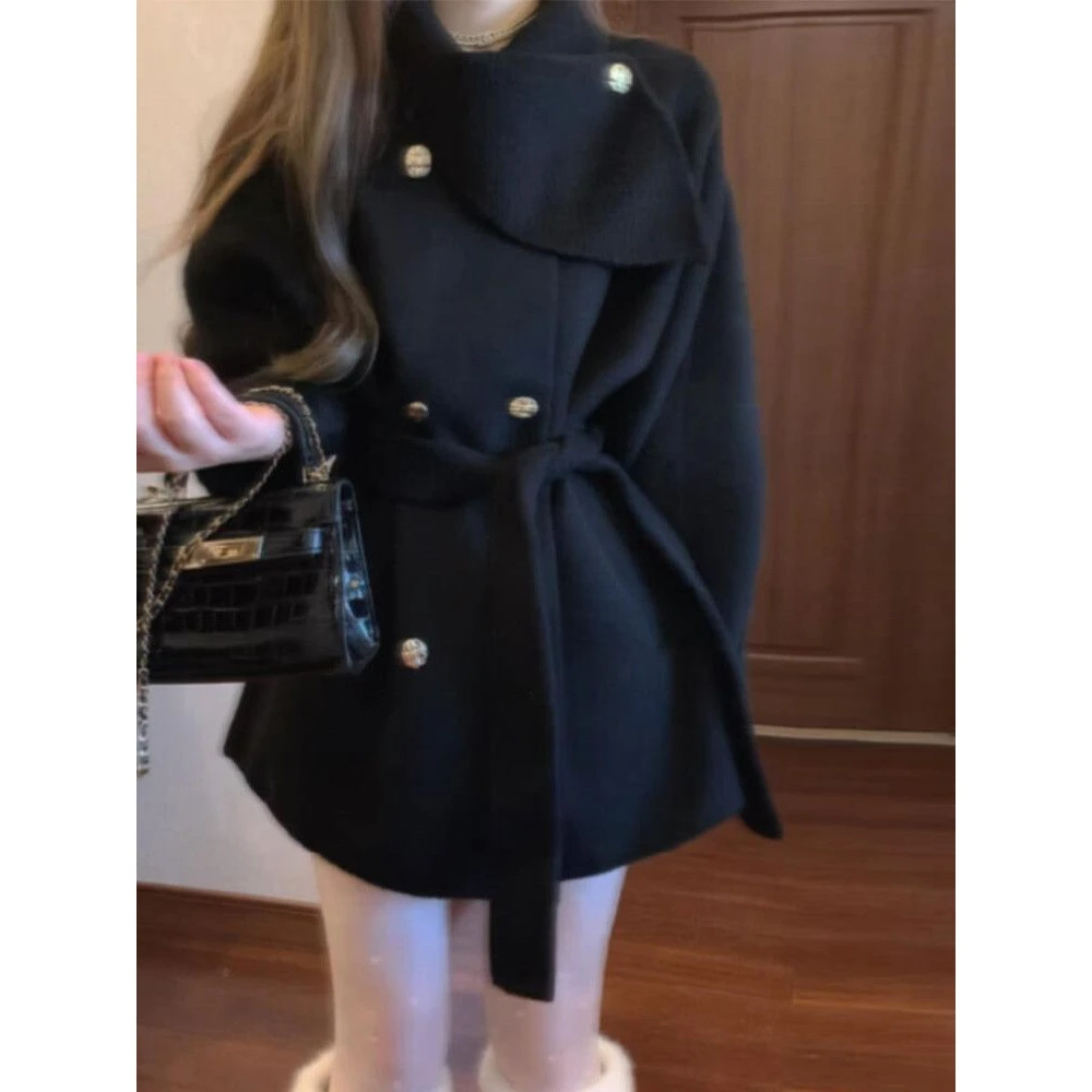 Black Hepburn Style Short Woolen Cloak Women's Coat Thickened Autumn Winter New 2026 High-End Feelings Outerwear