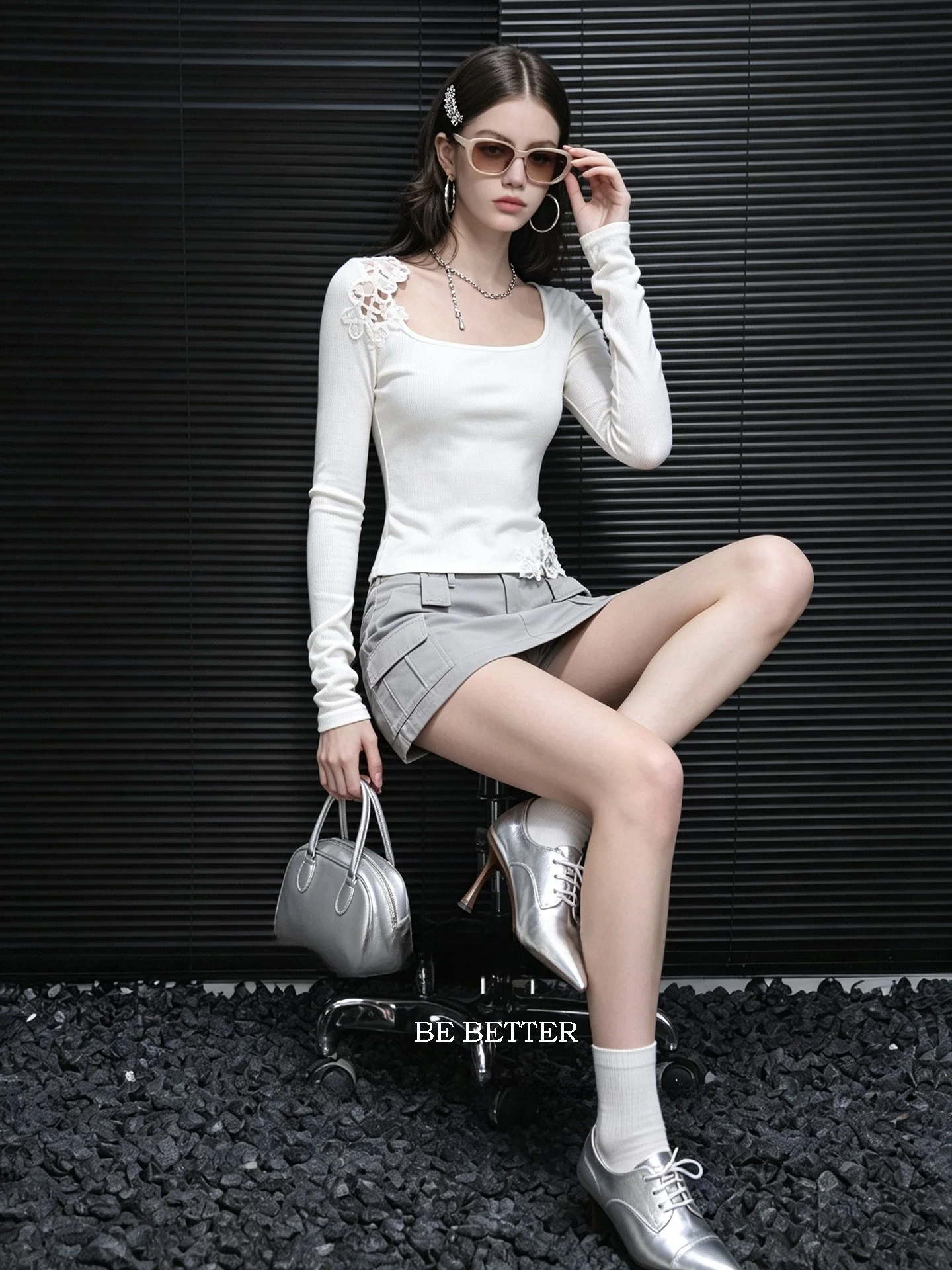 Huaappuw White Lace Hollow out Slim Fit T-Shirt Women's Fashion Design Autumn New Style Long Sleeve Splice Neck Line Top