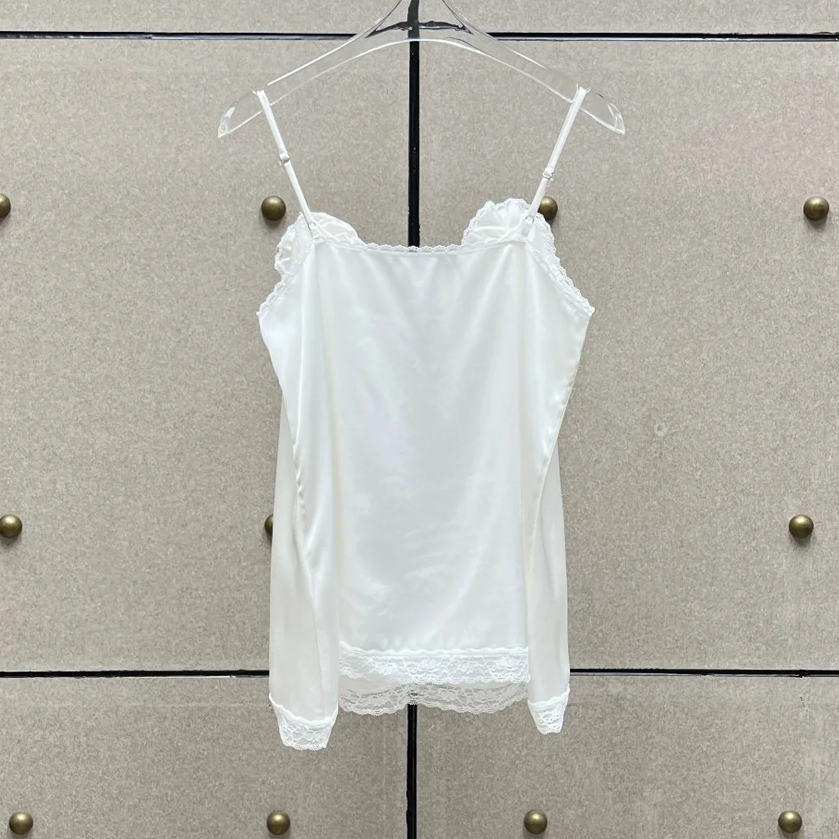 High Quality Women Adjustable Spaghetti Strap Camisole Floral Ruffle Lace Trim V Notch Casual Daily Tops