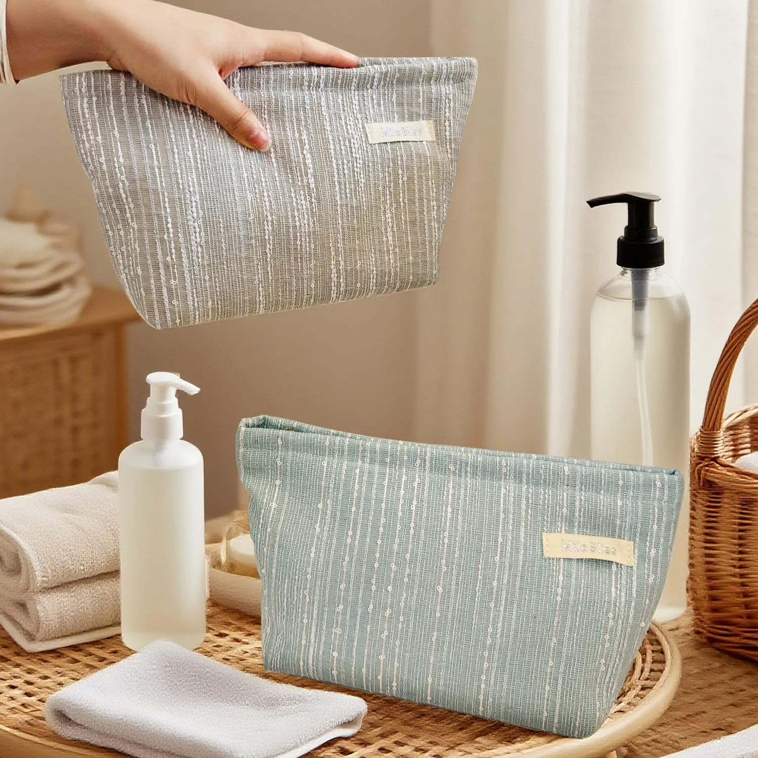 french-style-cosmetic-bag-portable-large-capacity-travel-bag-skin-care-product-storage-bag，makeup-bag