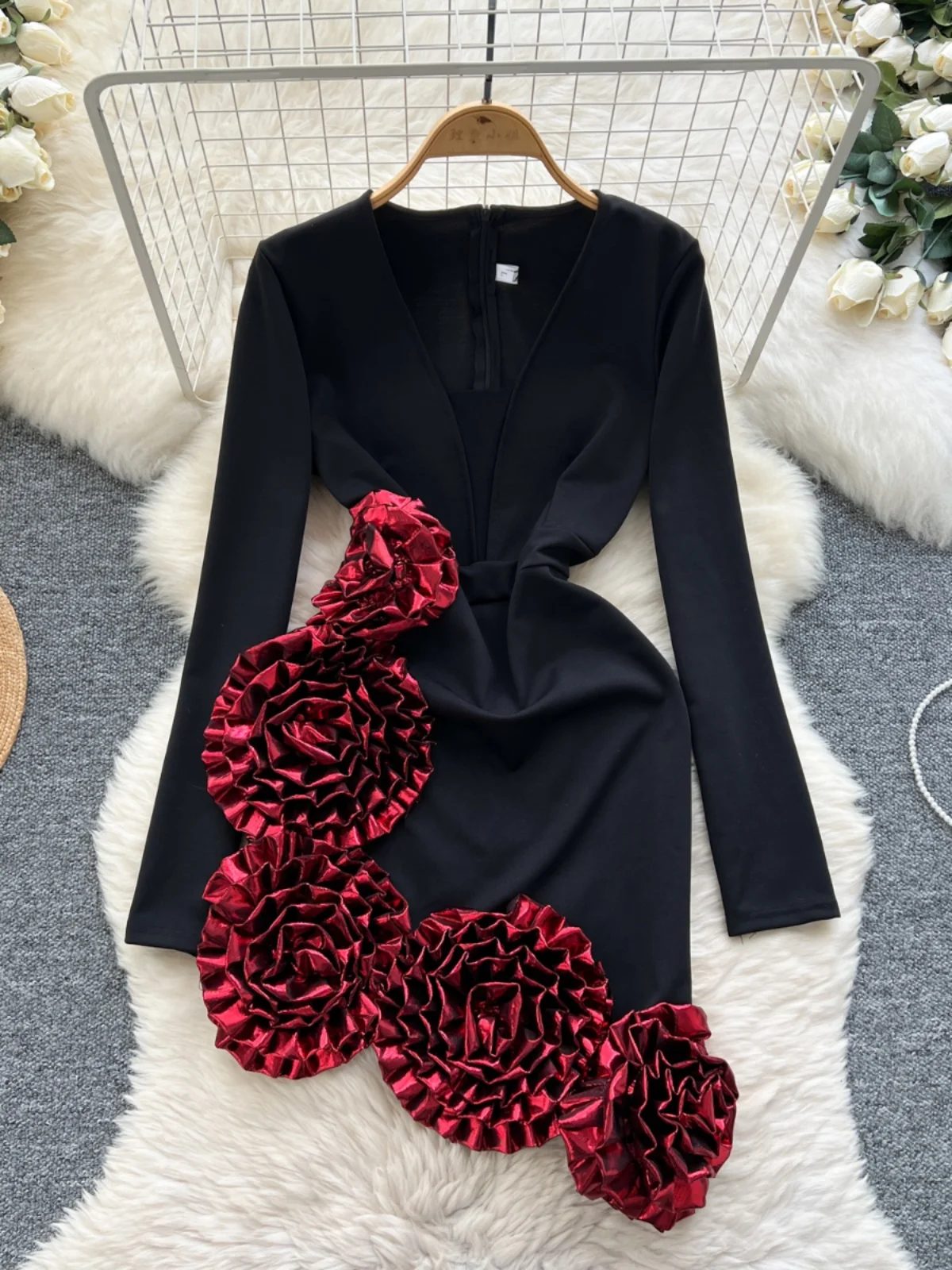 

Fashionable V-Neck Long Sleeve Slim Fit Wrap around Mid-Length Dress Women's 3D Floral Design High Waist A-Line Dress