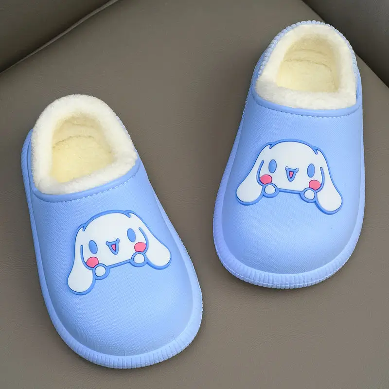 Sandal anak perempuan Sanrio di musim dingin di luar tahan air termasuk sepatu katun tumit sepatu dalam ruangan anak Cinnamoroll My Melody