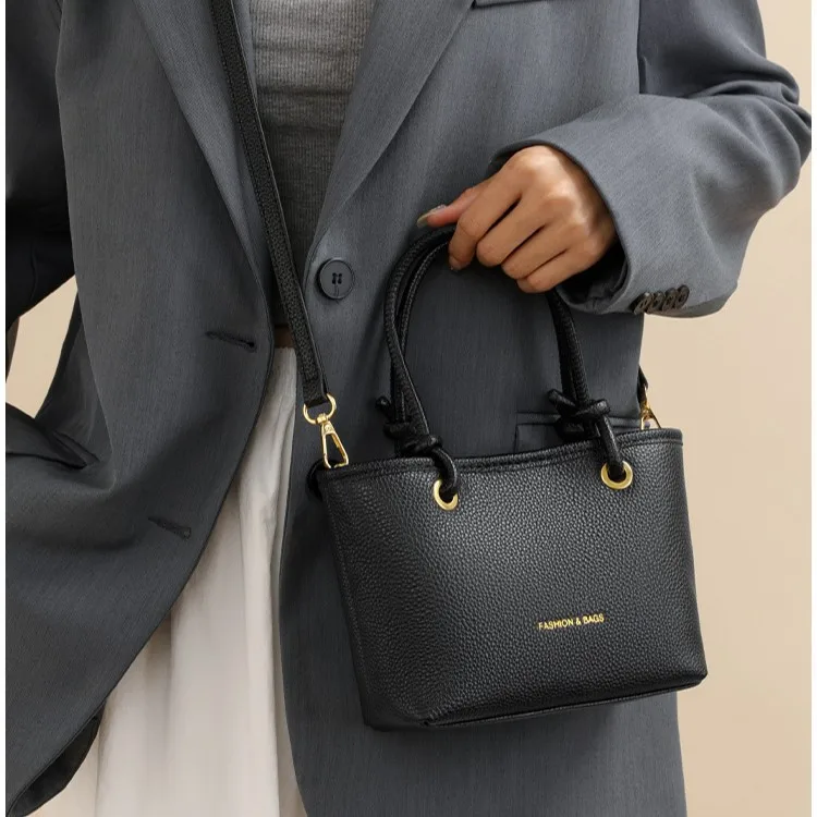

2025 Leather Market Crossbody Bag for Women Minimalist Shoulder Handheld Purse Fashionable Handbag