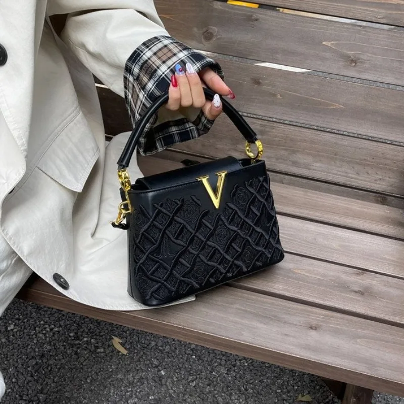 

Exquisite Glamorous Handbag Ladies Office Daily Work Commuting Attractive Chic Effortless Dainty Portable