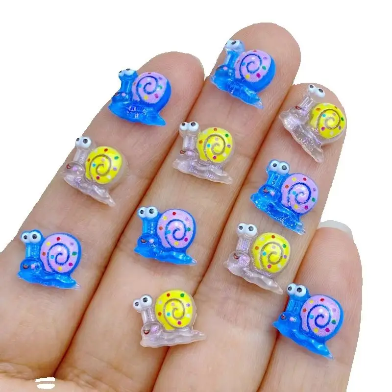 50 Stück neue süße Mini 9*10mm Schnecke Serie Harz Figur Flatback Ornament Schmuck machen Maniküre Haar bekleidung Zubehör