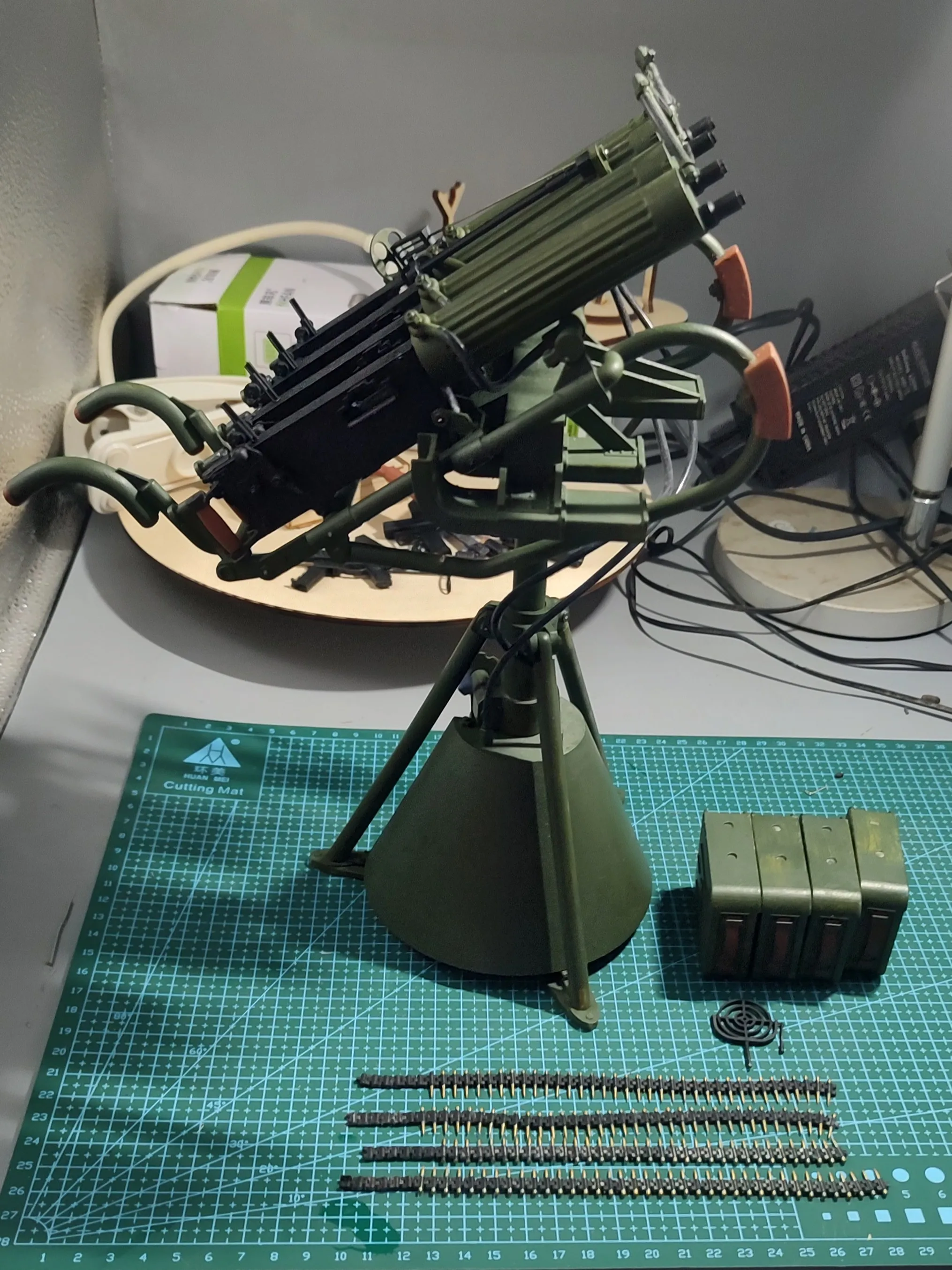 Pistola giocattolo modello mitragliatrice Maxim M4 quadruplo scala 1/6 stampata in 3D e dipinta a mano per action figure da 12 pollici