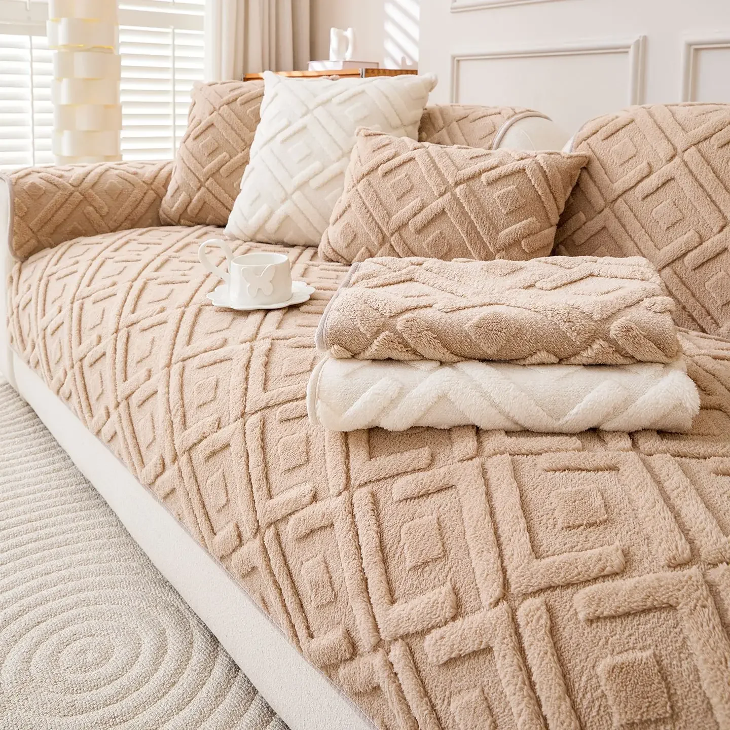 Simple and Thick Warm Sofa Cover Anti Slip One Piece Sofa Cushion for Autumn and Winter Soft and Skin Friendly Machine Washable