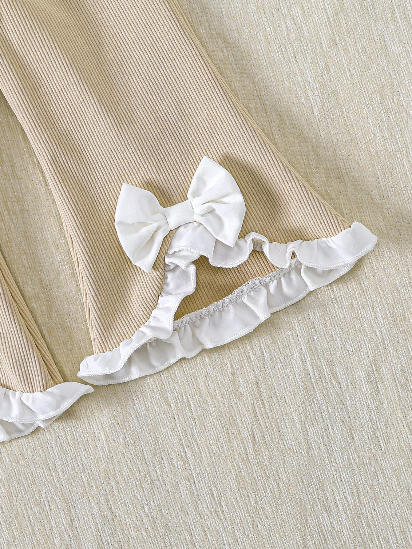 Frühling/Herbst Baby Mädchen (0-4 Jahre) Beige Peter-Pan-Kragen Strickoberteil & Spitzenbesatz-Hose 2-teiliges Set: Weicher Hautfreundlicher Strickstoff, Warm – Detail 5