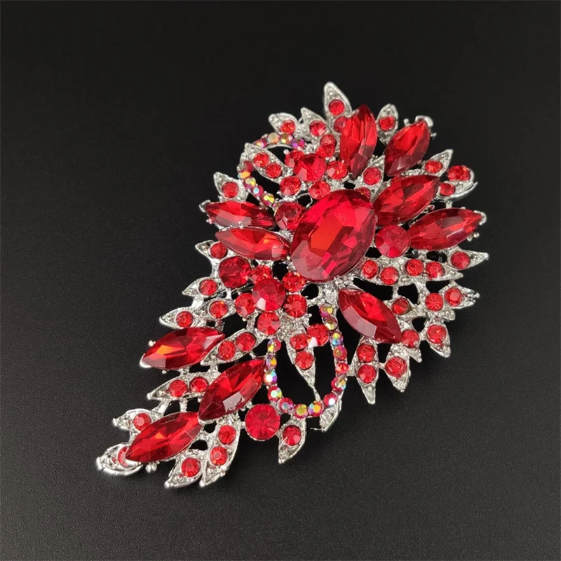 Crystal Trend Brooch Temperament Rhinestone Water Drop Corsage Women\'s Clothing Accessories Gift