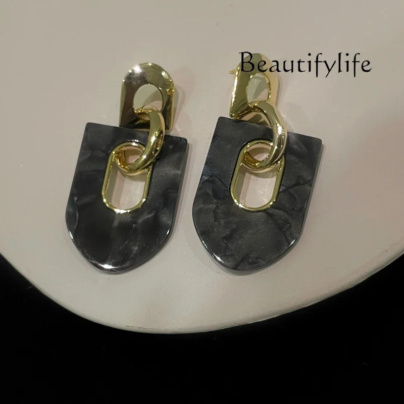 Premium sense retro texture exaggerated unique earrings light luxury show face thin new stud earrings