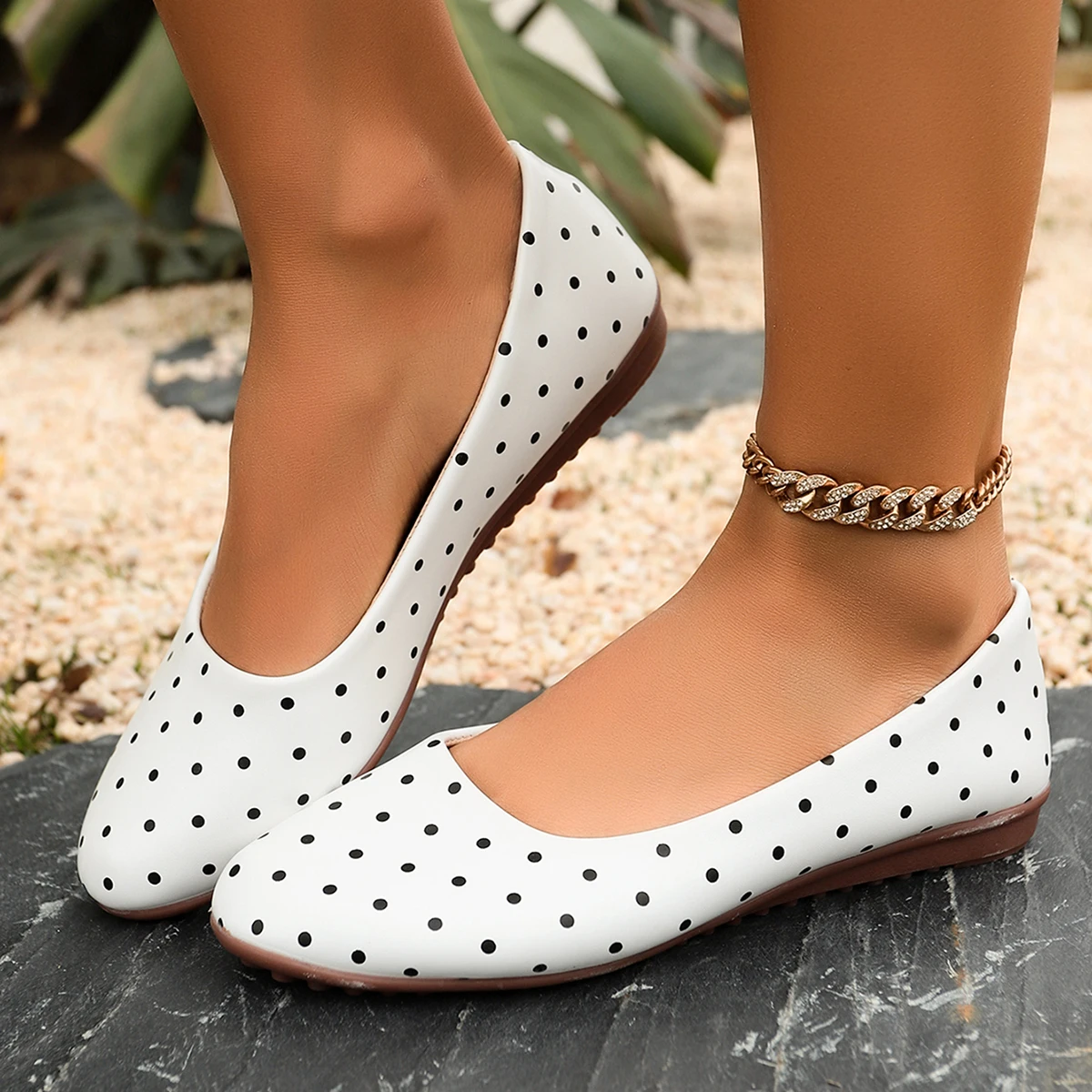 Spring/Autumn New Women's polka dots soft flat shoes Fashion comfortable lightweight loafers Casual Anti-slip Sneakers Size 43