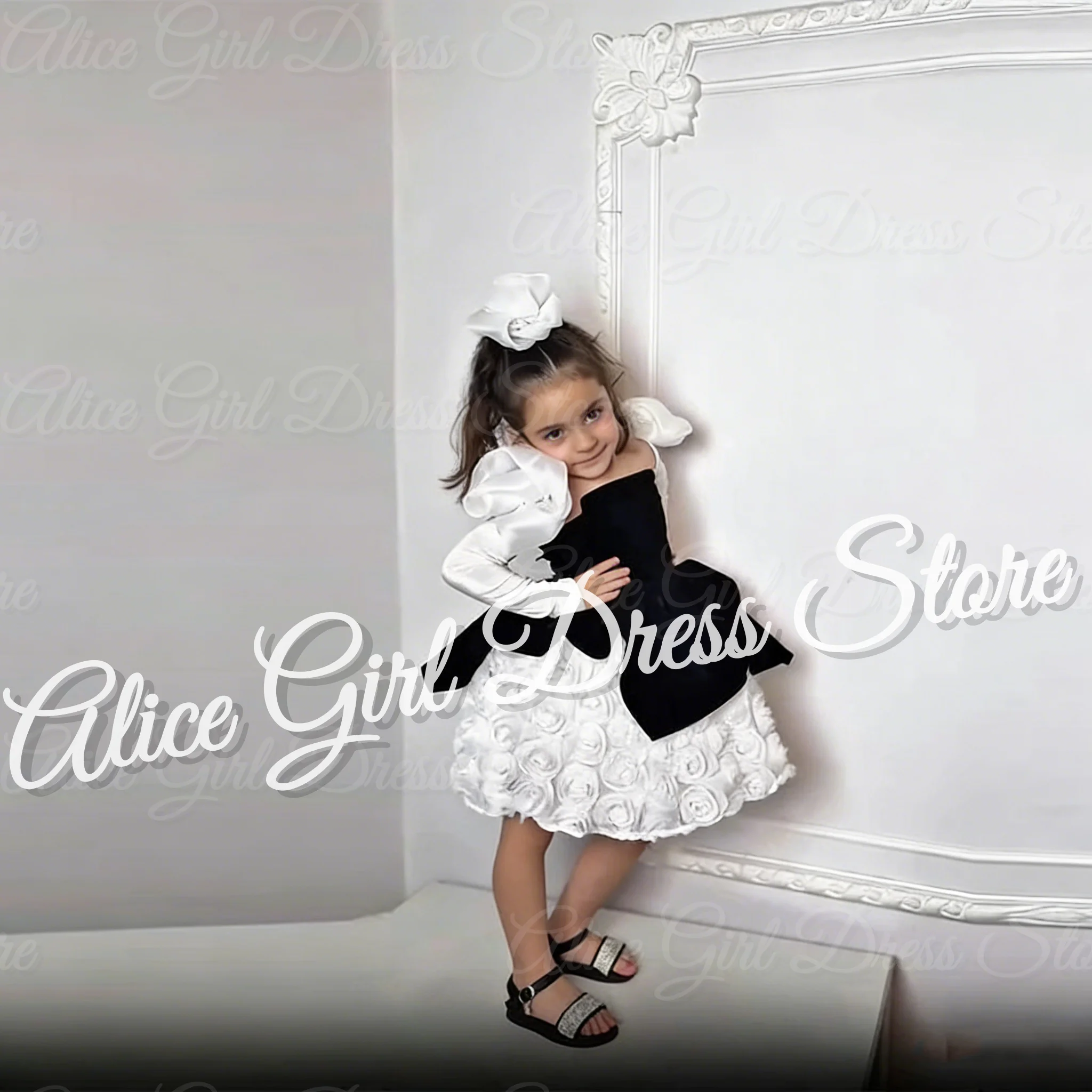 Maßgeschneiderte schöne Blumenmädchenkleider für die Hochzeit mit Blumenmuster, knielang, für Mädchen, Kindergeburtstag, Erstkommunion