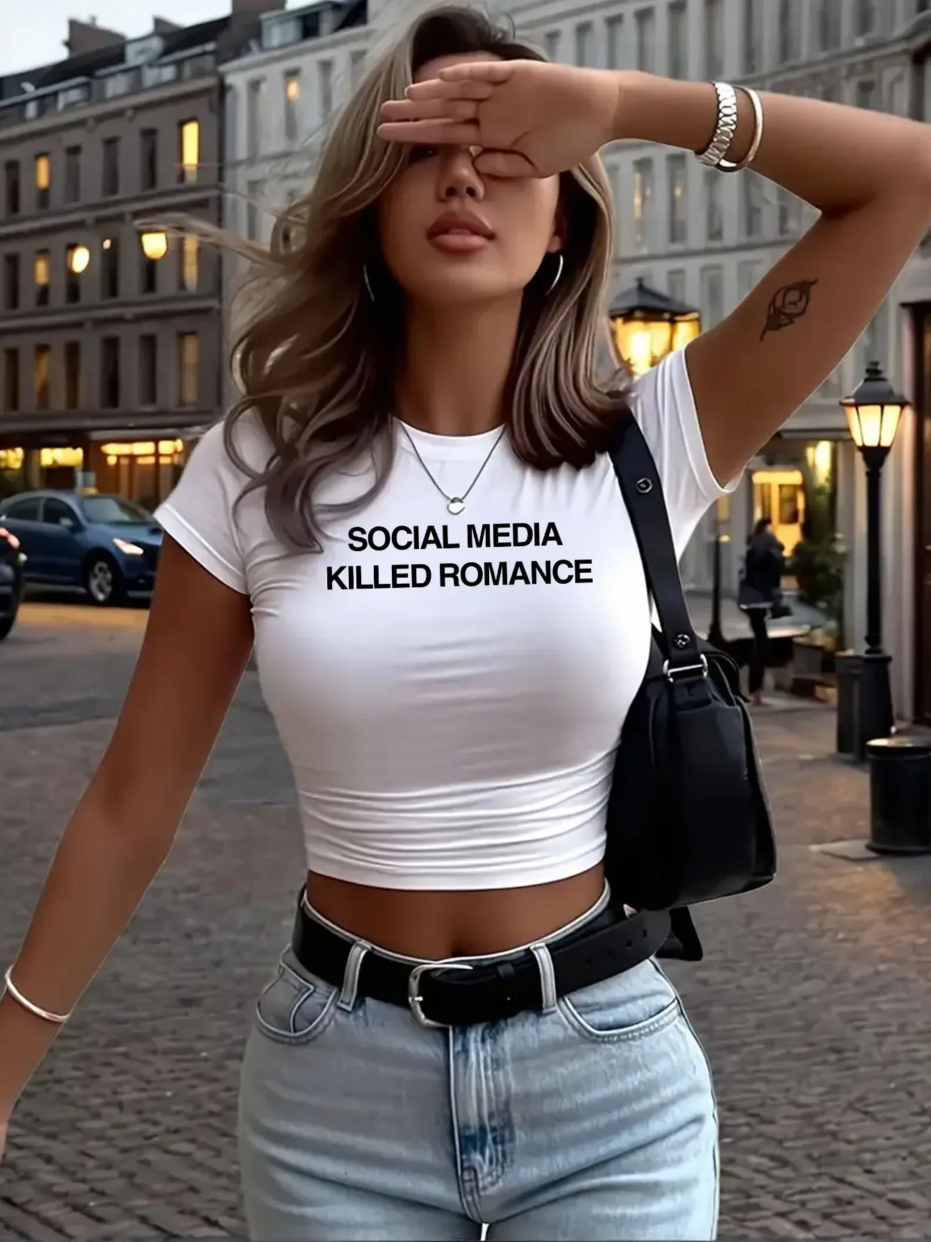 

Womens SOCIAL MEDIA KILLED ROMANCE Graphic Crop Top Harajuku Sleeve Casual Clothing Street Tops Tees Aesthetic Clothes