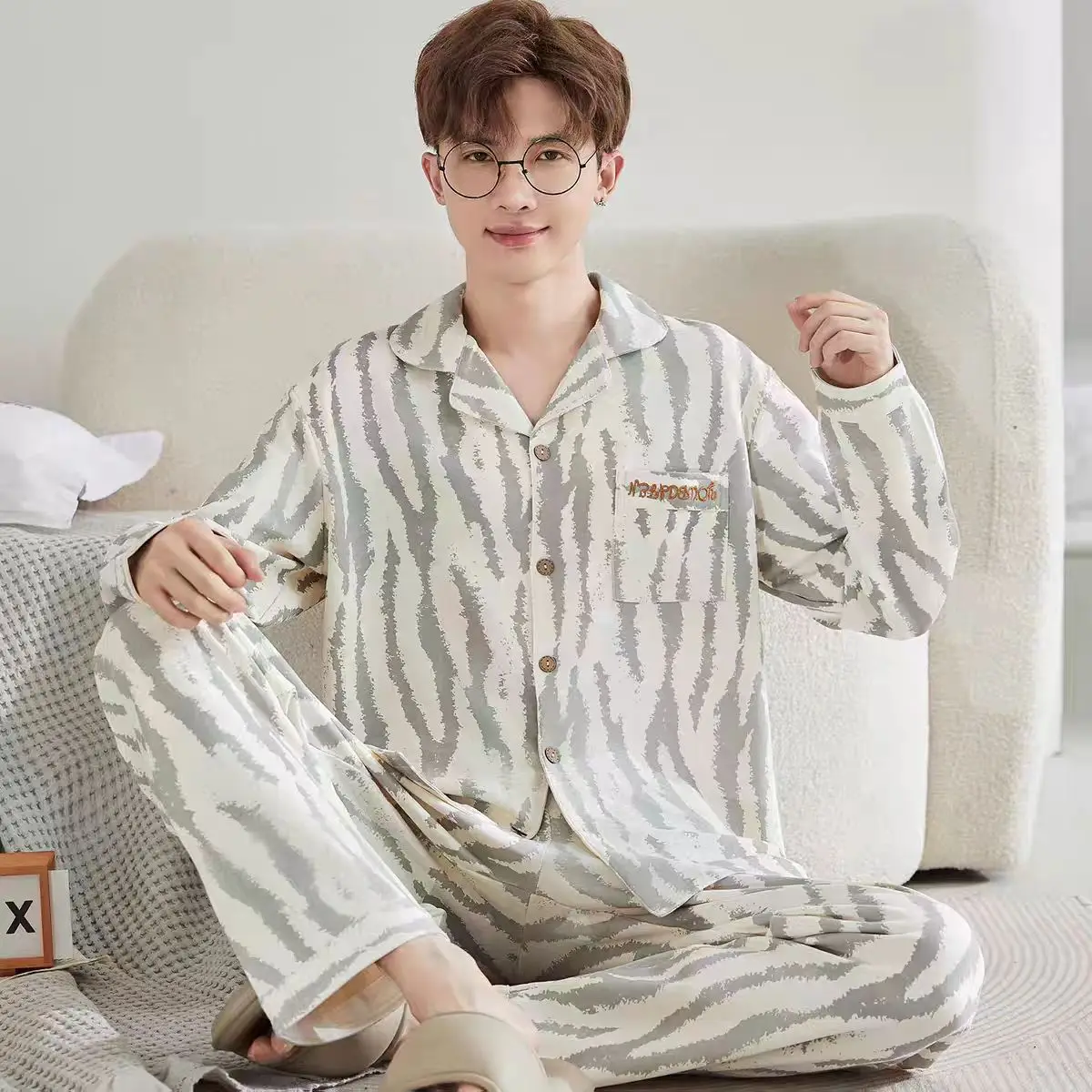 بيجامات رجالية عالية المظهر ومتعددة الاستخدامات بأكمام طويلة، وأزرار، كاجوال ويمكن ارتداؤها، وملابس منزلية فضفاضة