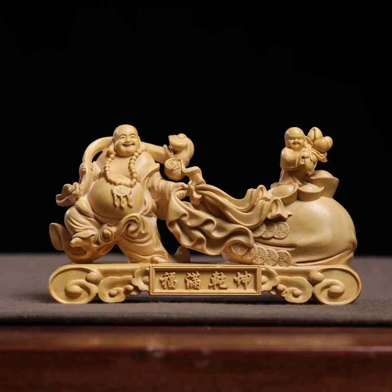 Small leaf boxwood carving Aoyu Guanyin carving wood decoration Buddha statue root carving Wenwan
