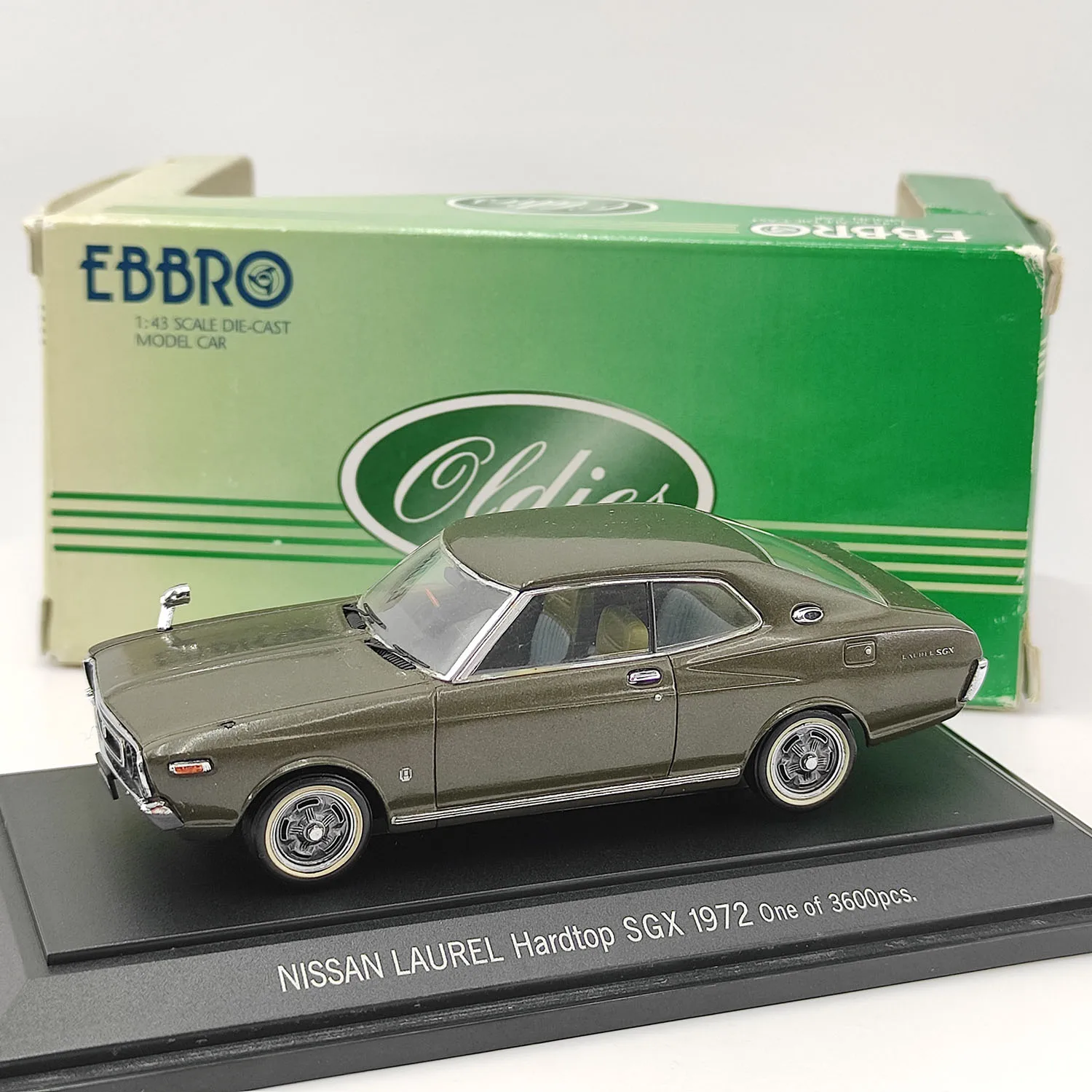 

Defect EBBRO 1:43 Scale LAUREL SGX Hardtop 1972 Alloy Car Model Collectible Toy Gift Souvenir Display Ornament