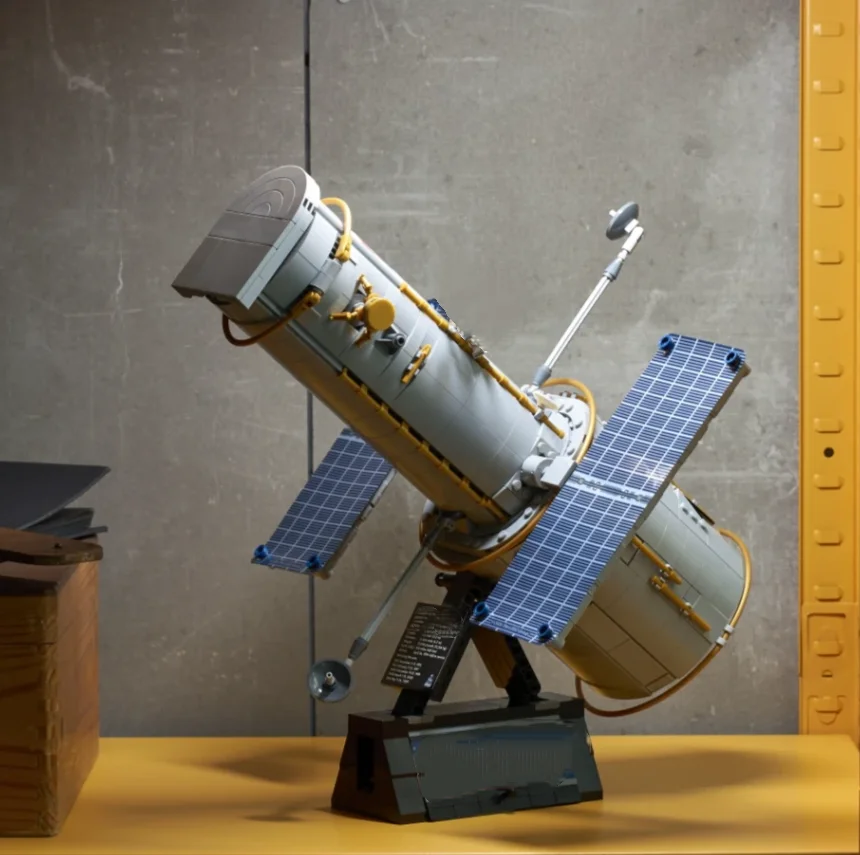 1252pcs Universe Observation Telescope Simulation Model Building Blocks Kit Space Science Educational Collectible Ornament Toys