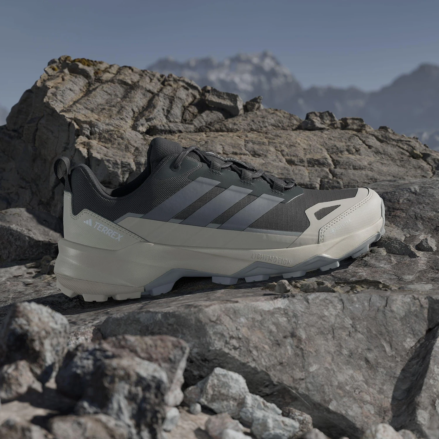 

Adidas Genuine SKYCHASER Men's Outdoor Durable Breathable Hiking Shoes JQ6724