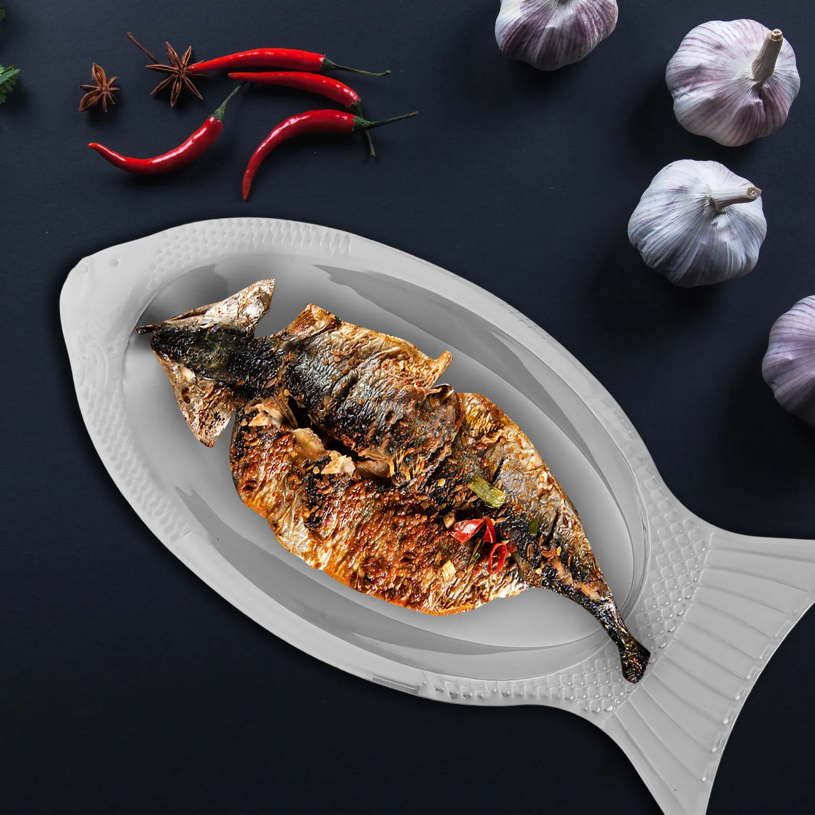 1Pcs Stainless Steel Fish Shaped Steamed Fish Plate High Shine Mirror Polish Concave Convex Fishtail Design Kitchen Serving Tray