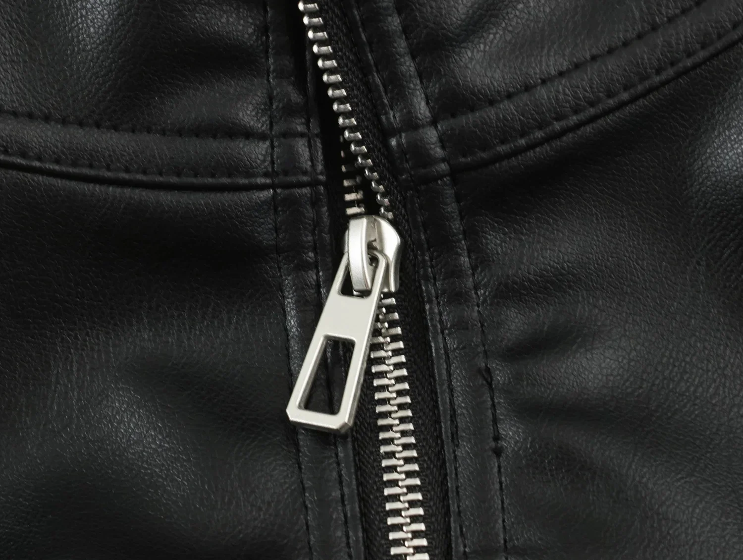 BSAY Streetwear Damen Kunstleder-Optik Jacke Stehkragen Verstellbare Geraffte Taille Mehrere Taschen Übergroße Kurze Außenjacke – Detail 7