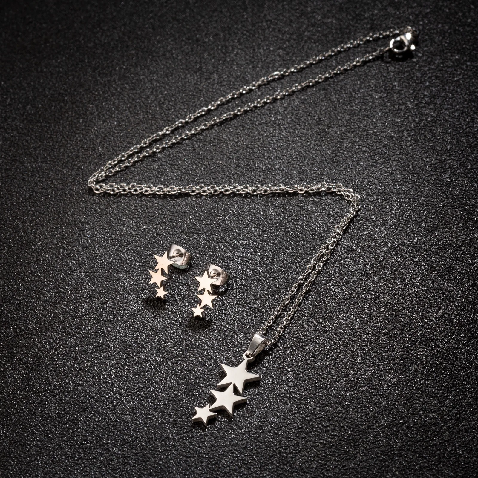 Korean Cross-border Accessories Star Pendant Clavicle Necklace Earrings Three-piece Set 18K Gold Geometric Pentagram Pattern