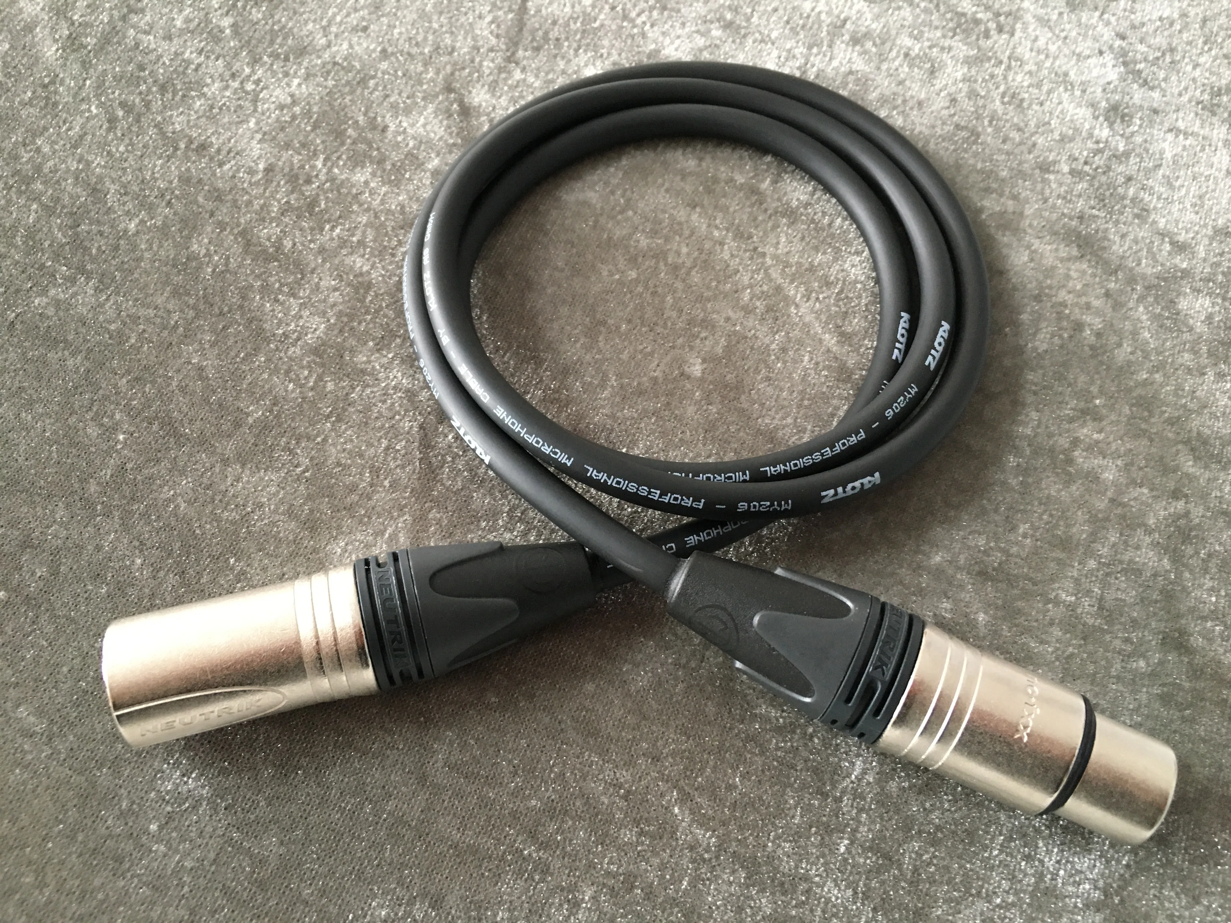 Custom microphone balanced cable with NEUTRIK 3 POLE XLR female NC3FXX and male NC3MXX by Germany KLOTZ MY206SW