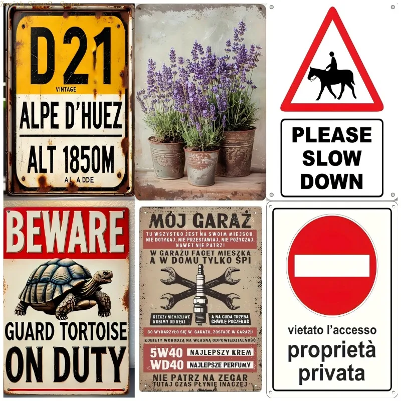 Flaches 2D-Blechschild aus Zierleisen mit klassischem Design und Schutzbeschichtung, ideal für Ausstellungszwecke im Innenbereich