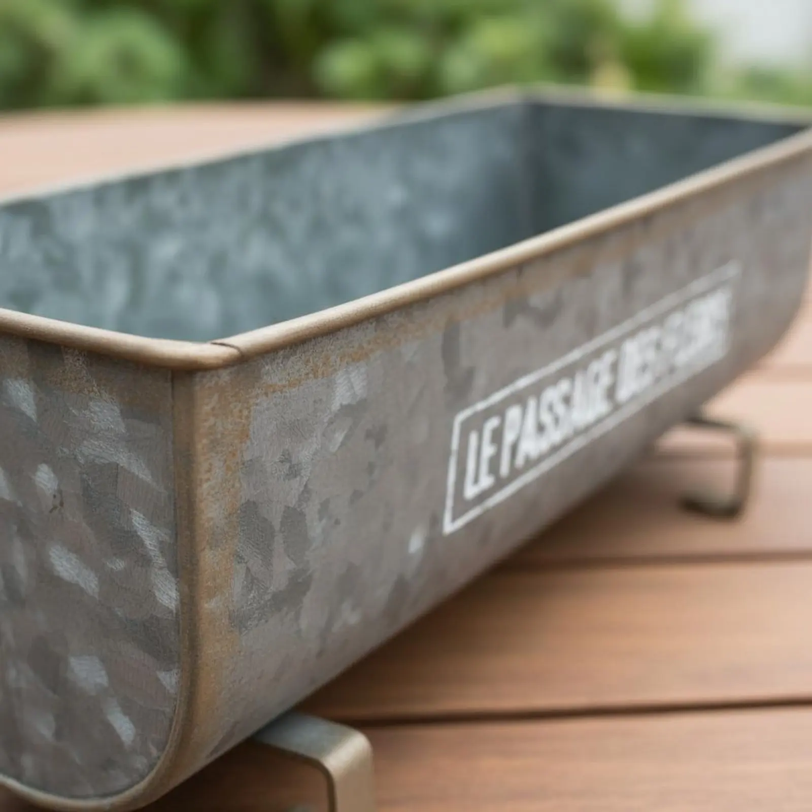 Oval Planter Box Long-Lasting Metal Planter Tub Raised Flower Trough Good Drainage Galvanized Raised Bed Rustic Finish