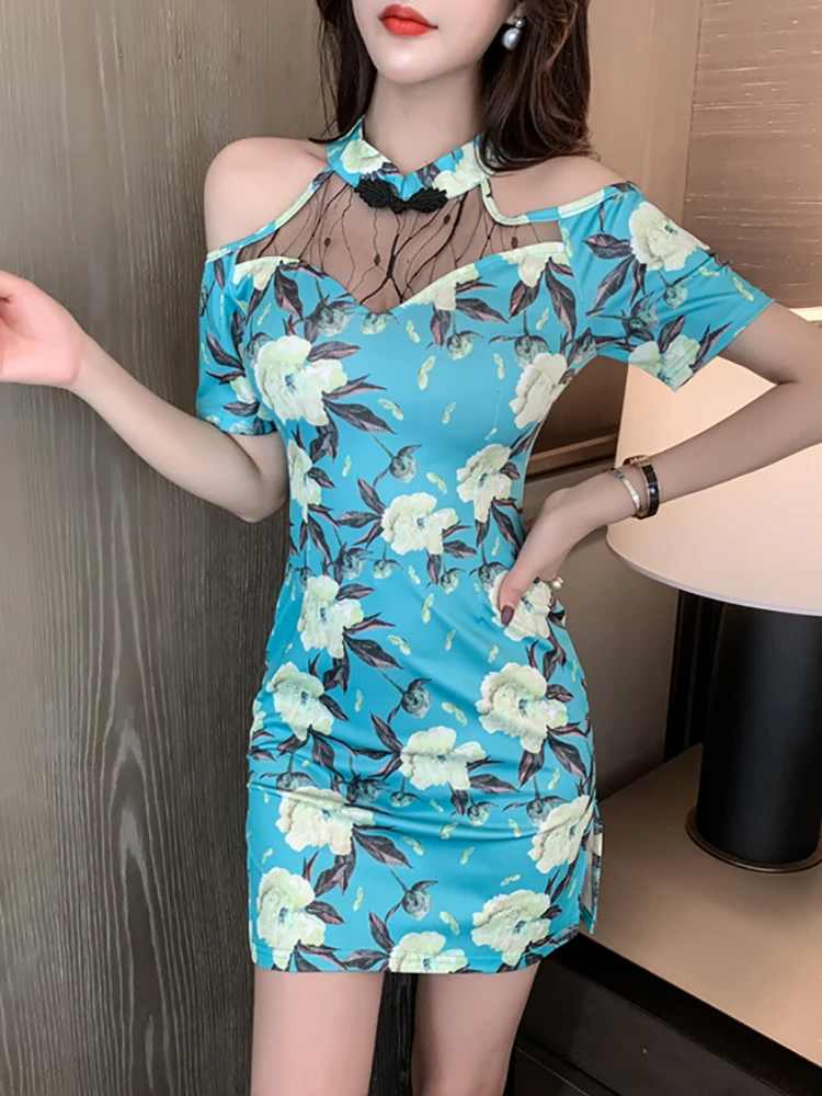 Minivestido Sexy transparente de malla de retales florales azules para mujer, vestido elegante de verano con hombros descubiertos y cuello levantado, vestido Vintage coreano 2025