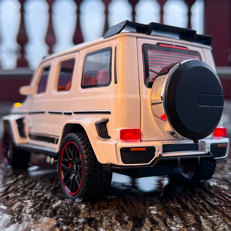 1/32 G800 G65 SUV Alloy Car Model Diecasts Metal Toy Off-road Vehicles Car Model Simulation Sound and Light Collection Kids Gift