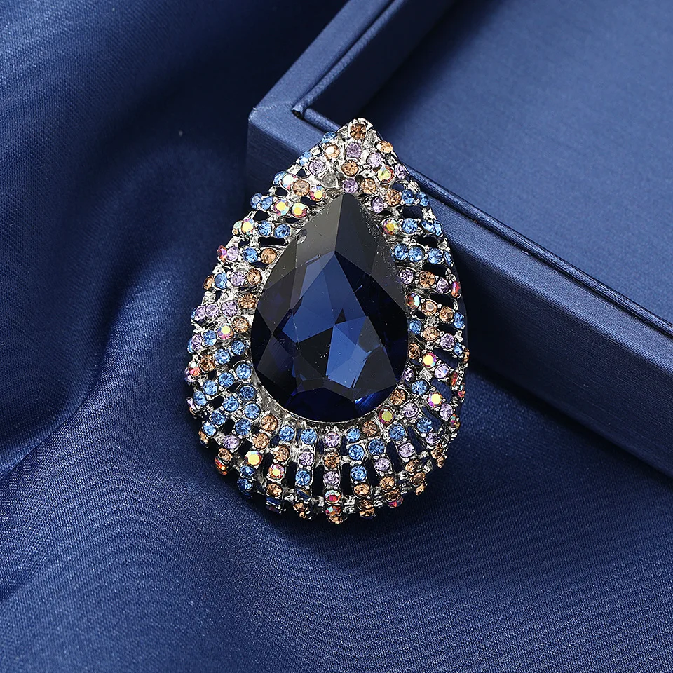 Fashion Women Men Shining Waterdrop Crystal Brooch Badges Elegant High-end Party Banquet Clothing Suit Pin