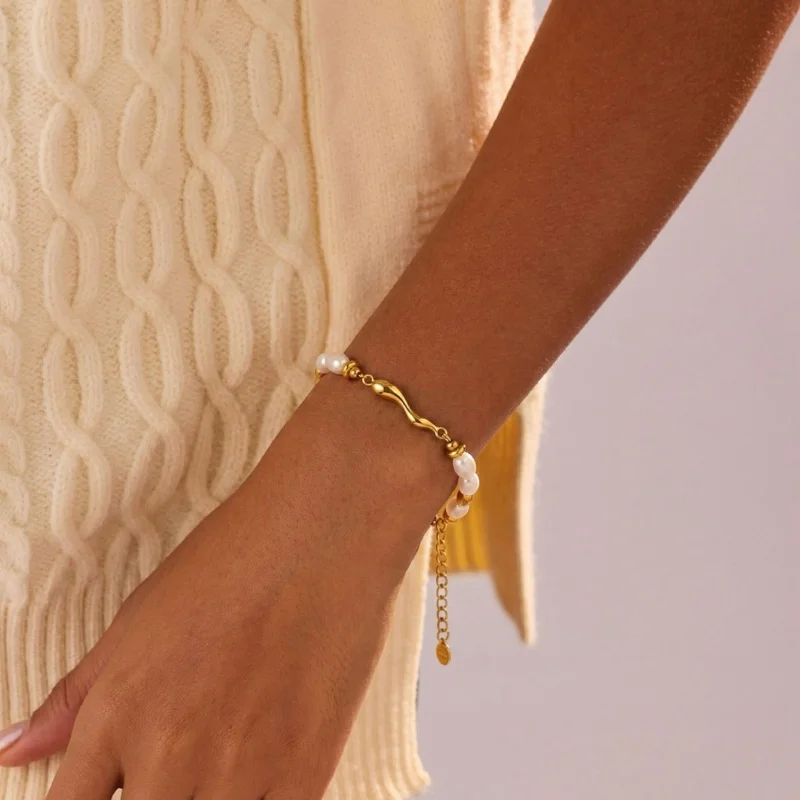 Women Modern Pearl & Gold Bar Bracelet Gold Tone With Asymmetrical Design Trendy Everyday Accessories