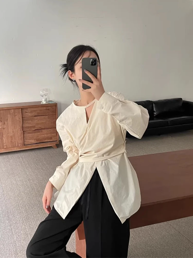 

Повседневная асимметричная женская блузка с длинным рукавом, шикарный весенний новый дизайн, с вырезами, поясом на талии и разрезом, модная.