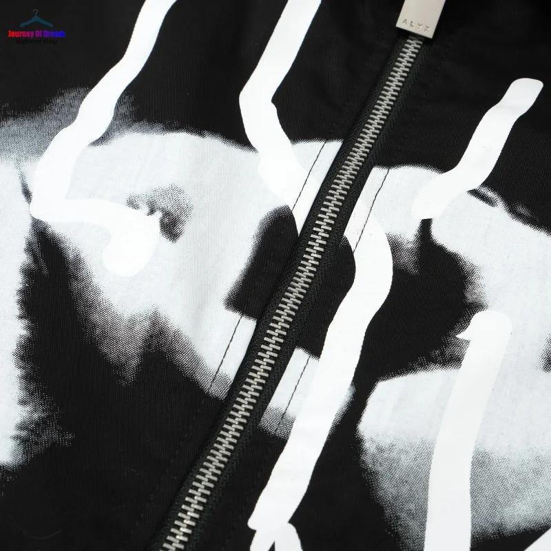 25SS New ALYX 1017 9SM Men's  Women's Inkjet Graffiti Logo Functional Zipper Short-Sleeved Shirt Black