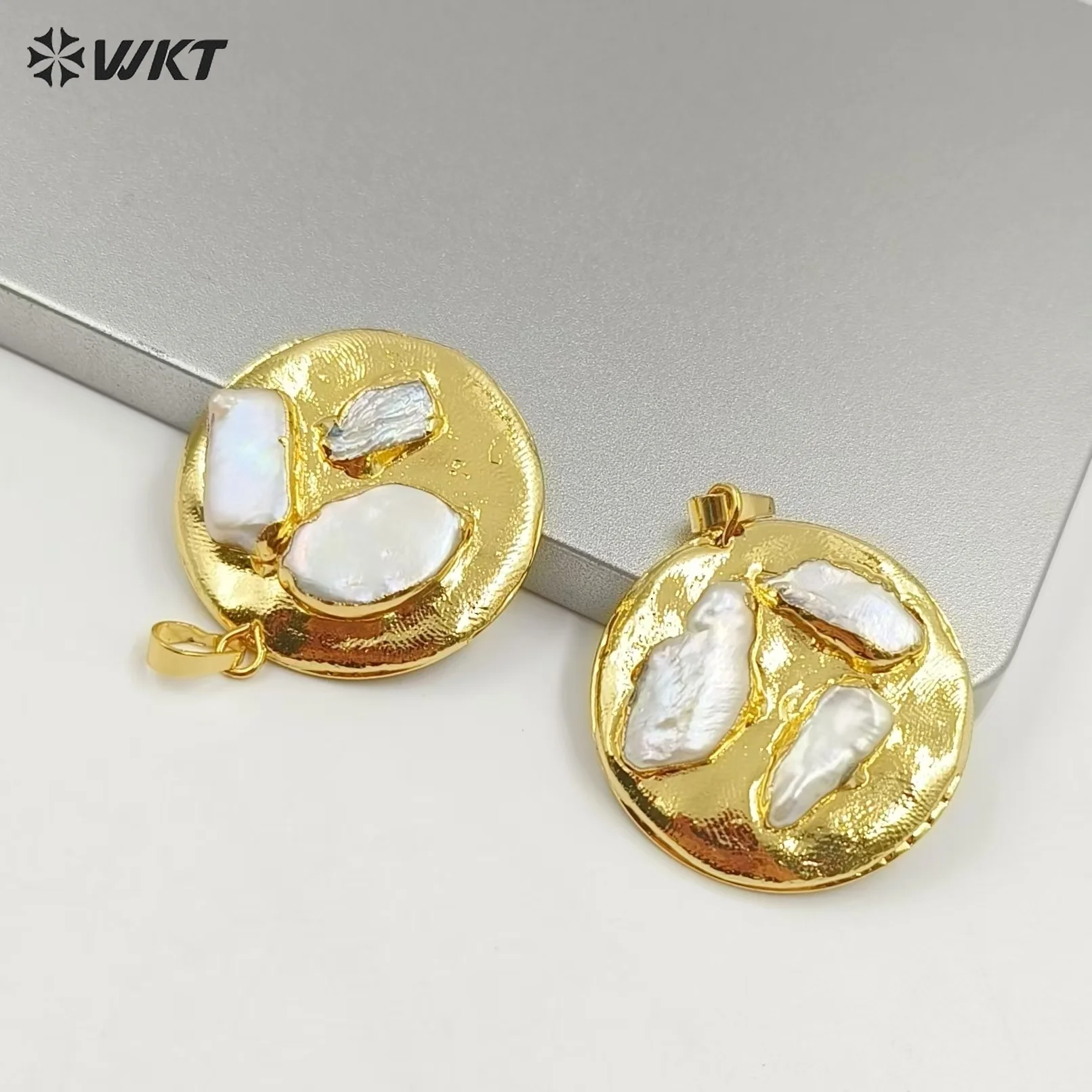 

WT-JP396 Wholesale Product Unique Design Creative Natural Freshwater Pearl 18K Gold Plated Round Women Pendant As Party Match