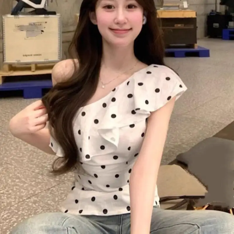 

Сексуальный женский жилет без рукавов в корейском стиле «Чистое желание» в горошек с рюшами и поклонными плечами, летний облегающий топ для пикантных девушек