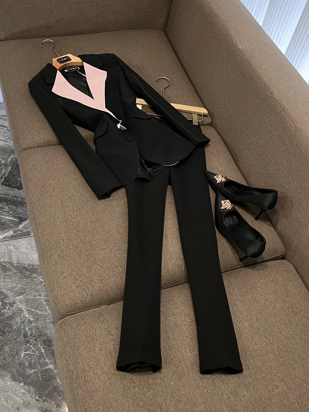 

Профессиональный женский зимний модный костюм, высококачественная рабочая одежда Ele, приталенный крой X34, универсальная повседневная одежда, реплика без малышей