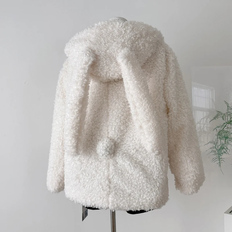 Rabbit-shaped Faux Fur Jacket Women Oversized Collar Full Sleeve Coat 2025 Winter Female Lamb Fur Warm Outerwear Overcoat