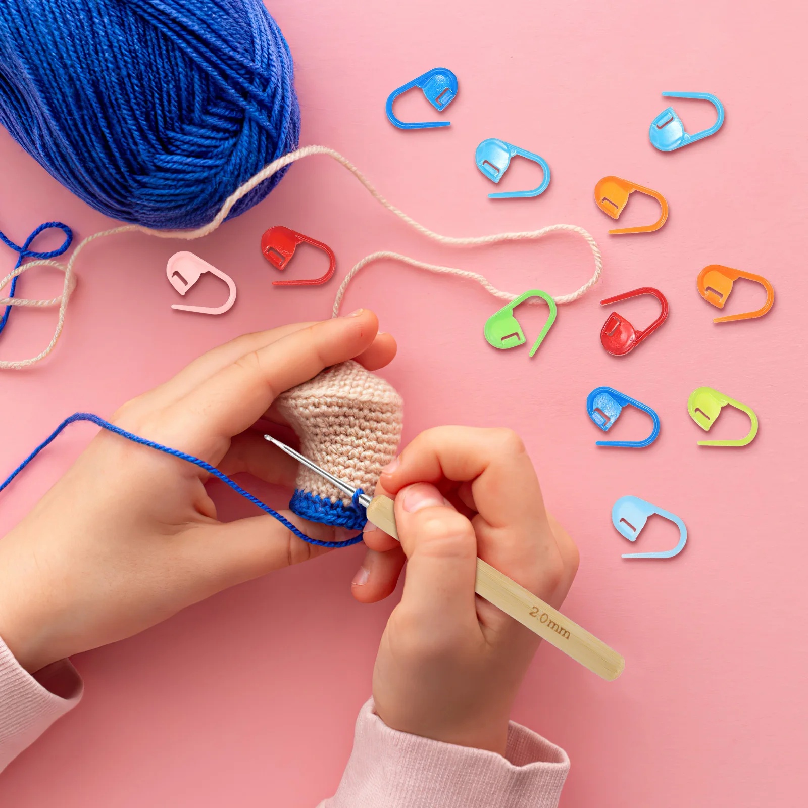 

1Set Crochet Hooks Wooden Handle Ergonomic Smooth Tips Stitch Markers Knitting Hook Set Yarn Weaving Craft Tool