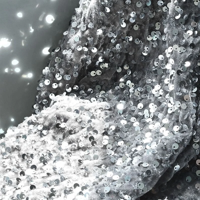 

Серая эластичная золотая бархатная ткань с блестками 5 мм, мягкая драпировка, вечернее платье, дизайнерская ткань