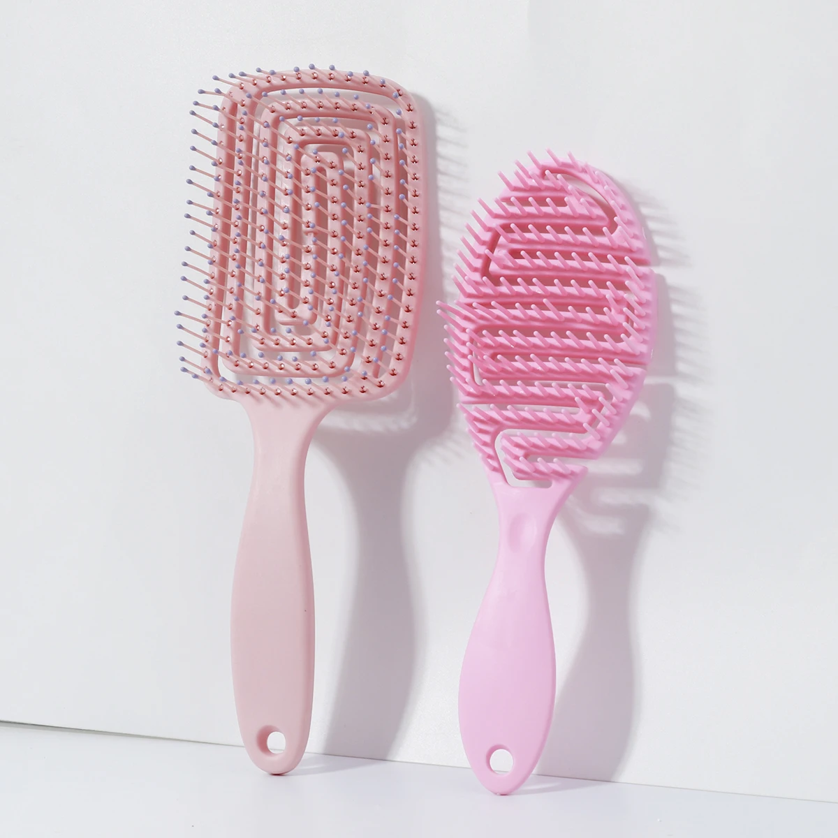

2 шт., полая эластичная щетка для массажа кожи головы, сухая и влажная щетка для волос двойного назначения, антистатическая щетка для салона, специальная для париков из натуральных волос