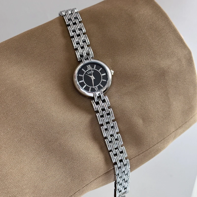 Luxury Fashion Trend Quartz Watch Women's 2025 New Student Classic Simple Temperament Women's Watch Birthday Gift