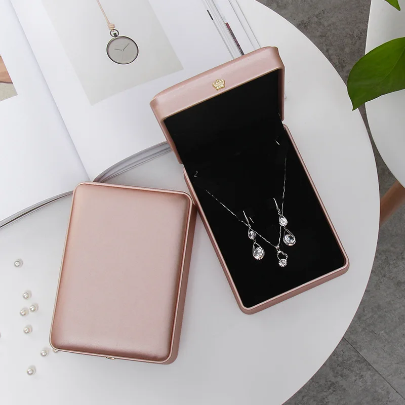 1Pcs Fashion necklace earring jewelry set box 16x11.5x4.2cm rose gold/navy blue/green Pu crown buckle wedding gift jewelry box