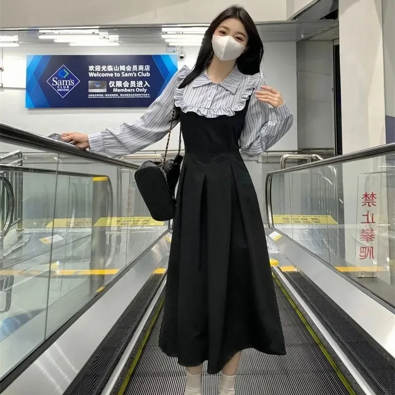 Abito camicia a righe snellente Stile falso in due pezzi Tendenza universitaria che asciuga l'età Autunno Inverno Moda internazionale transfrontaliera