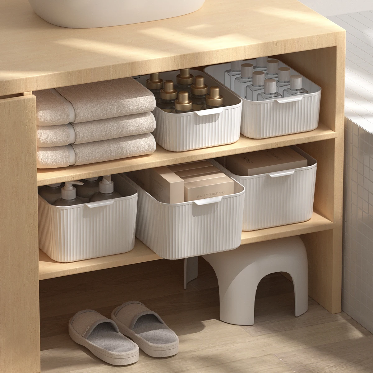 

Makeup Organizer Multi-functional Bathroom Cabinet Desktop Storage Organization Plastic Cosmetics Storage Box With Handle