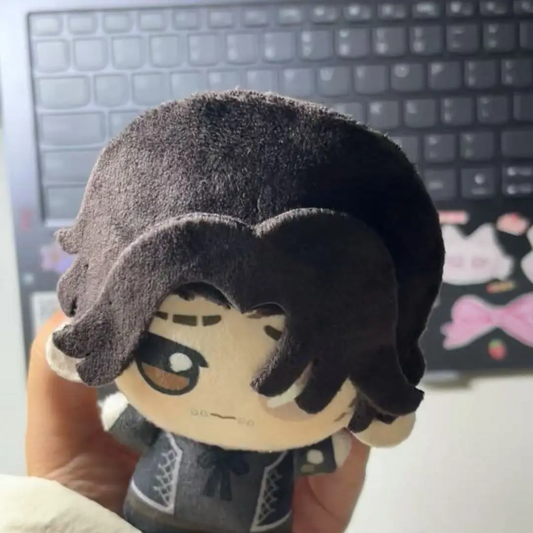 10 cm jogo identidade v plushie chaveiro bonito fabricante de fantoches acrobata cavaleiro pingente bonecas com chapéu cosplay fãs coleção presente