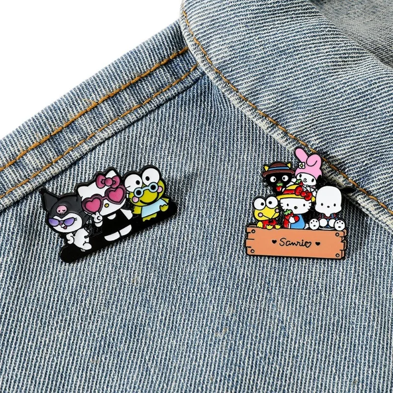 Sanrio My Melody Broches Anime figuras de acción Kuromi Hello Kitty Pin de solapa mochila decoración de ropa niños regalos de navidad