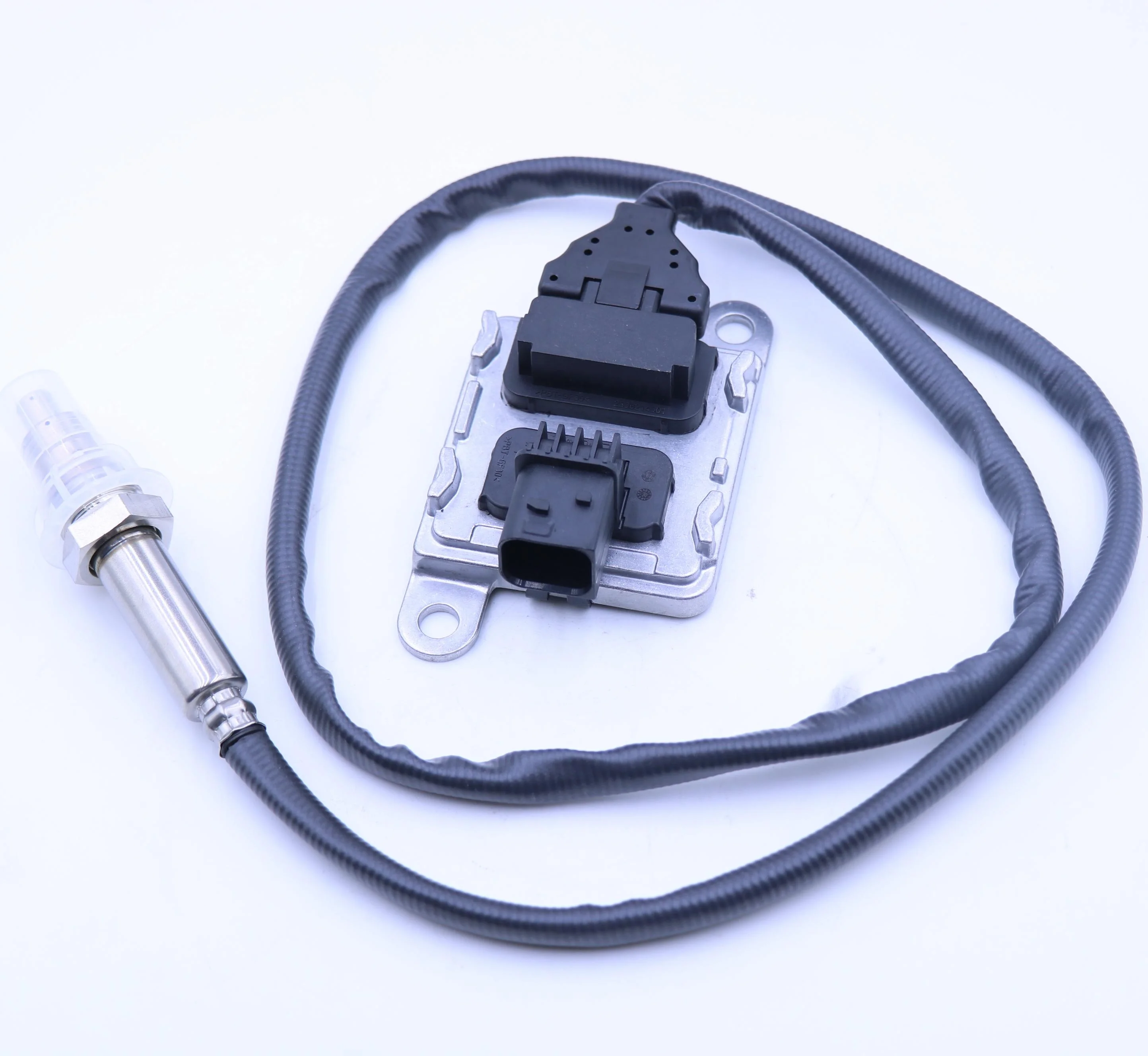 

Top of The Line Process 30130801130 301308-01130SCR Nitrogen Oxide Sensor, Suitable ForDoosan SNS3073A, with A One-year Warranty